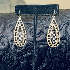 Dramatic gold drop earrings with black stones. Almost 2” long, 3/4 “ at widest